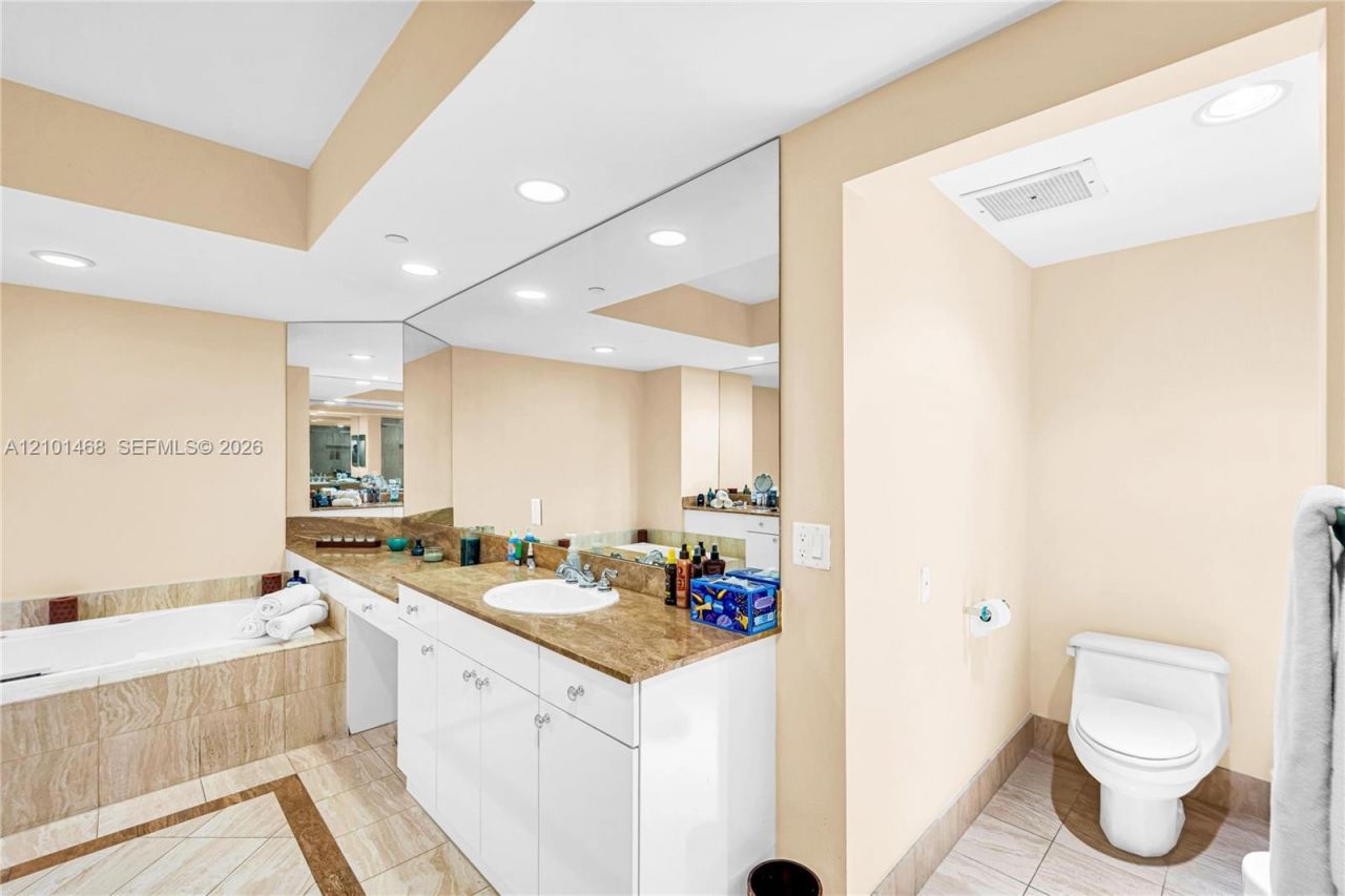 21050 Point Pl , Unit 502, Aventura, FL 33180 Photo