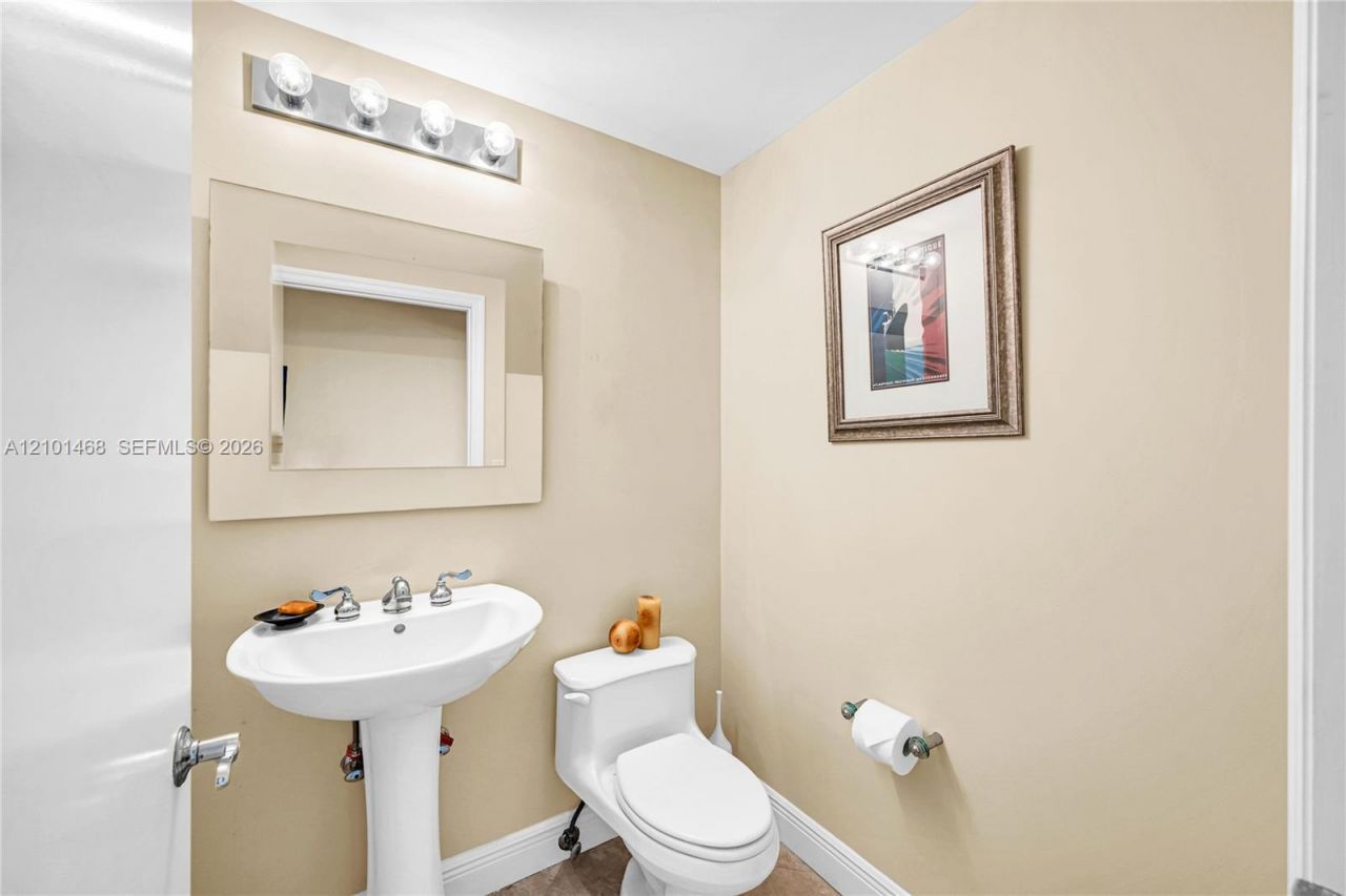 21050 Point Pl , Unit 502, Aventura, FL 33180 Photo