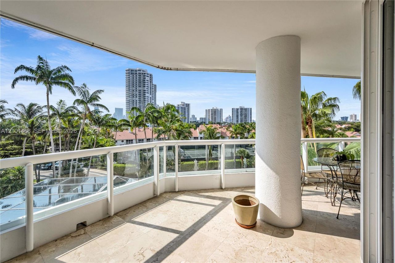 21050 Point Pl , Unit 502, Aventura, FL 33180 Photo