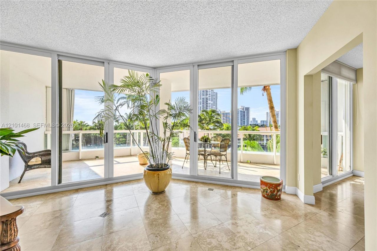 21050 Point Pl , Unit 502, Aventura, FL 33180 Photo