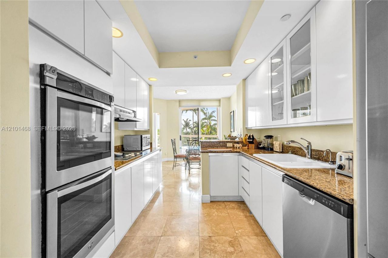 21050 Point Pl , Unit 502, Aventura, FL 33180 Photo