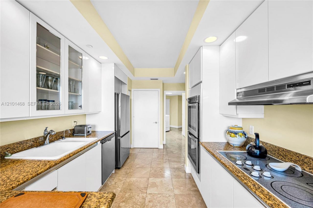 21050 Point Pl , Unit 502, Aventura, FL 33180 Photo