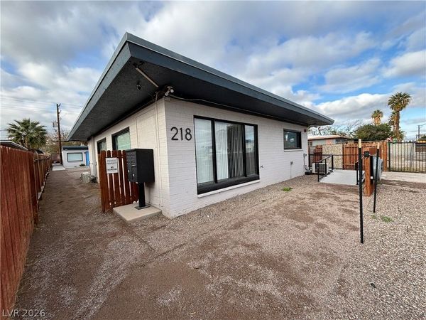 218 S 11th Street, Unit 4, Las Vegas, NV 89101