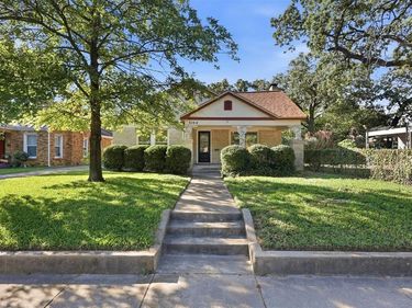 3104 Yucca Avenue, Fort Worth, TX 76111