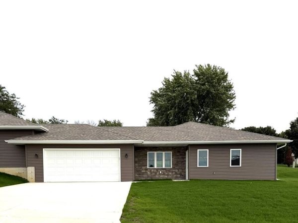 905 Iowa Drive, Manning, IA 51455