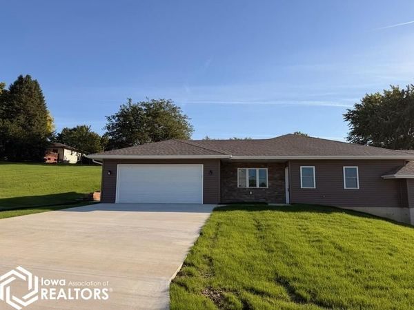 903 Iowa Drive, Manning, IA 51455
