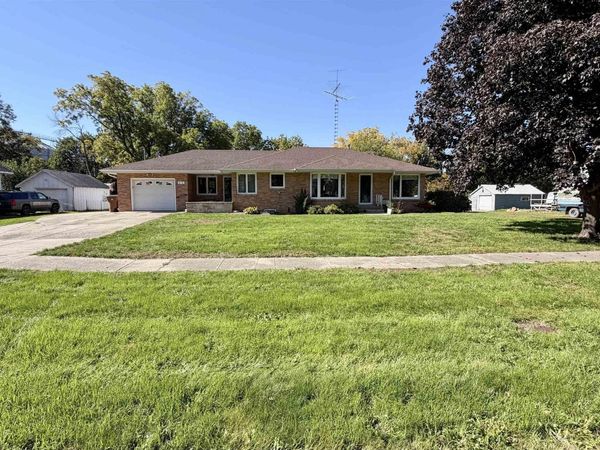 218 N FULTON ST, Newell, IA 50568