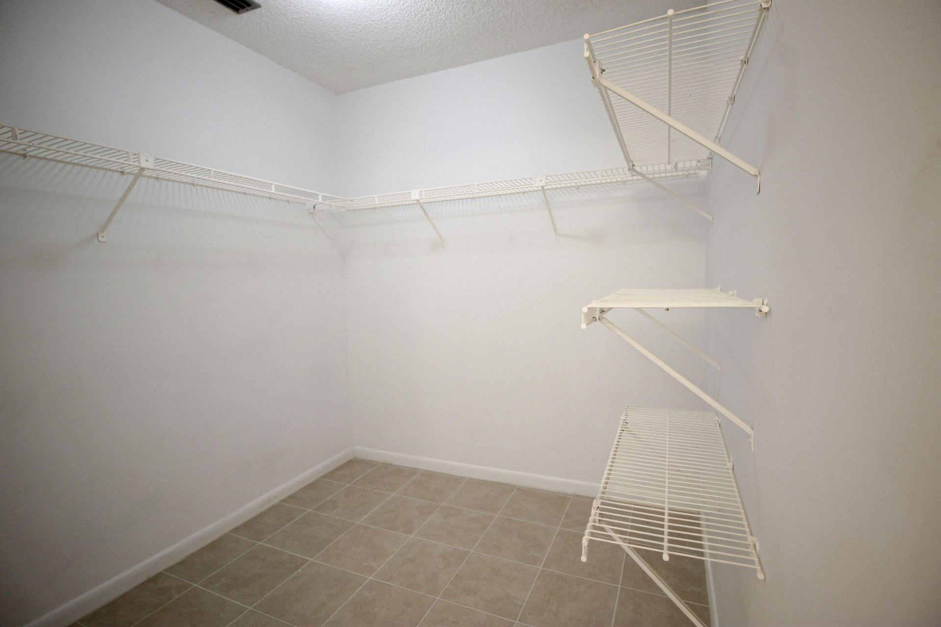 105 Lakeview Drive E, Royal Palm Beach, FL 33411 Photo