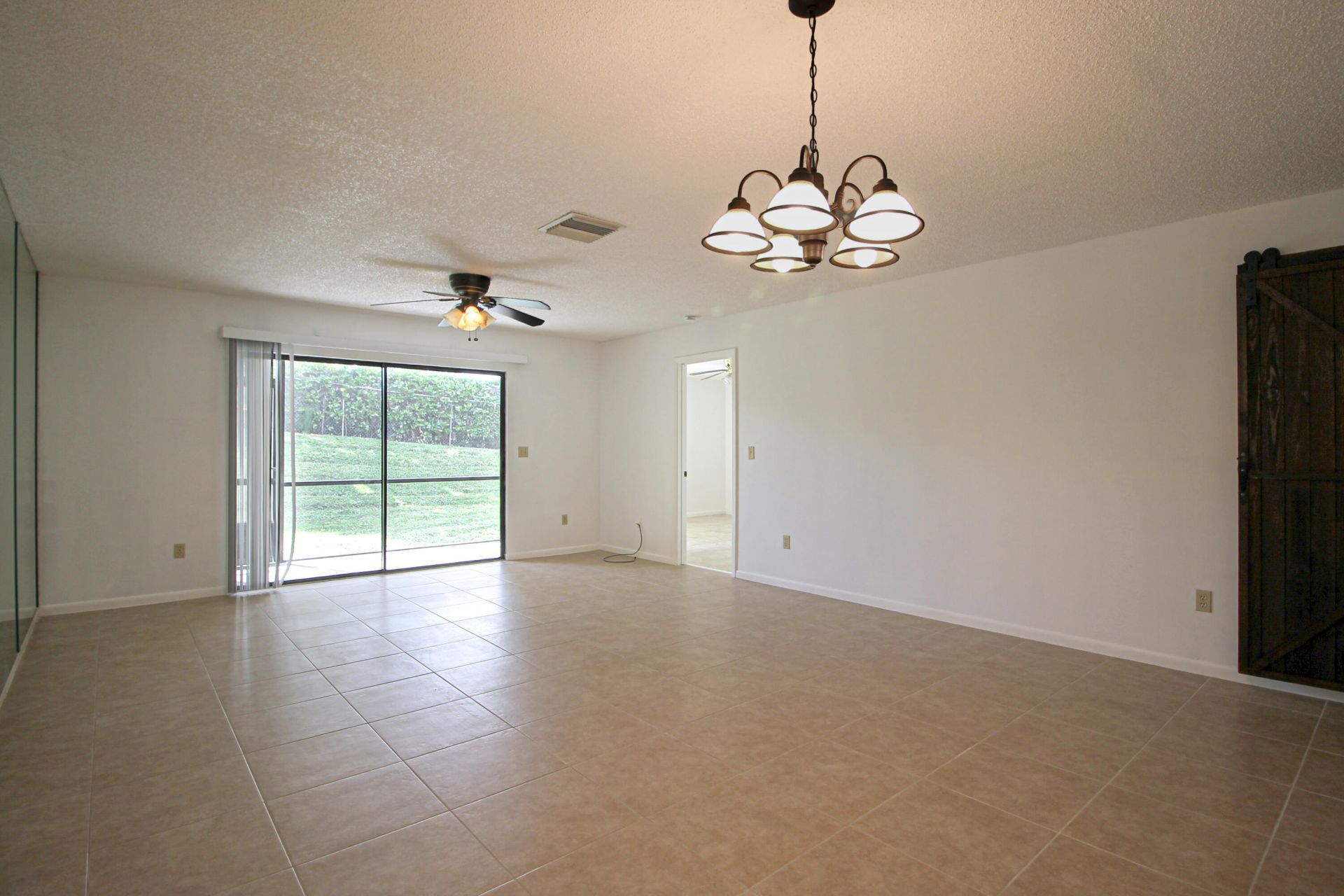 105 Lakeview Drive E, Royal Palm Beach, FL 33411 Photo