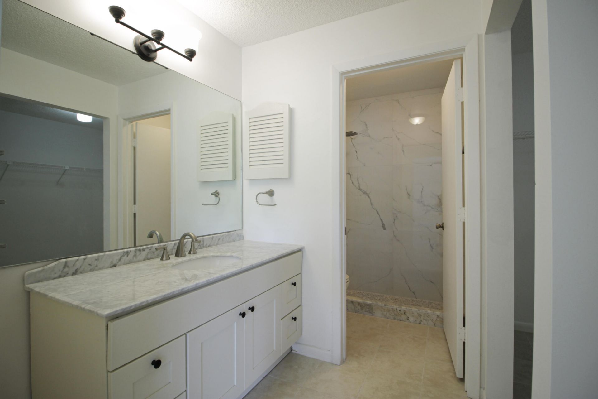 105 Lakeview Drive E, Royal Palm Beach, FL 33411 Photo
