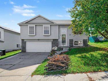 7871 Mary Street, Omaha, NE 68122