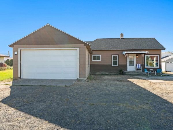 611 W 4th St, Sprague, WA 99032