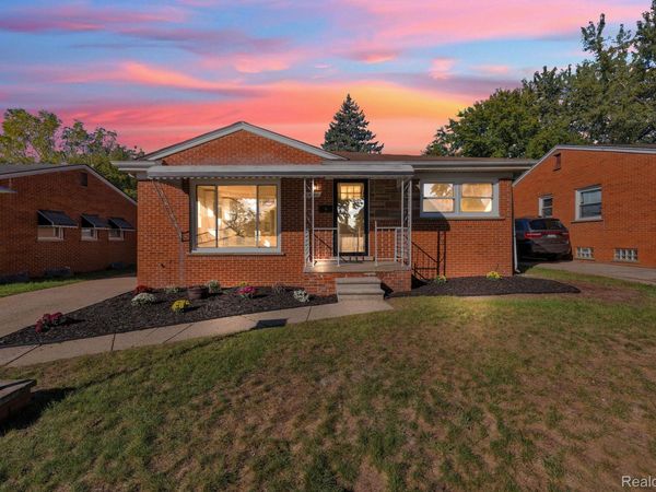 24988 Powers Avenue, Dearborn Heights, Mi 48125