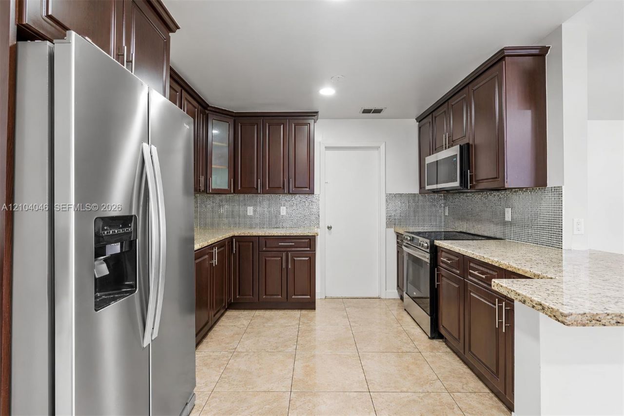 3300 SW 87th Ct, Miami, FL 33165 Photo
