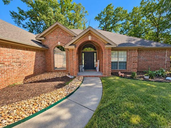 210 Deauville Drive , Maumelle, AR 72113