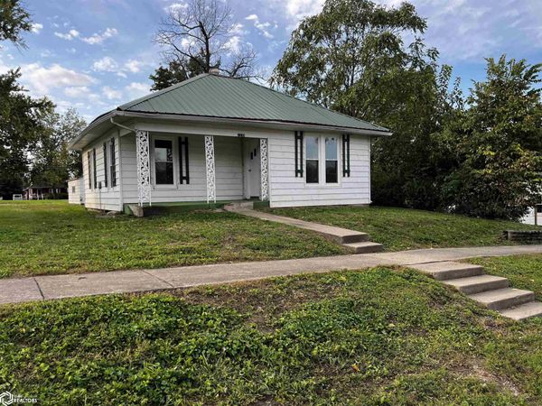 1230 Laurel Street, Hamilton, IL 62341