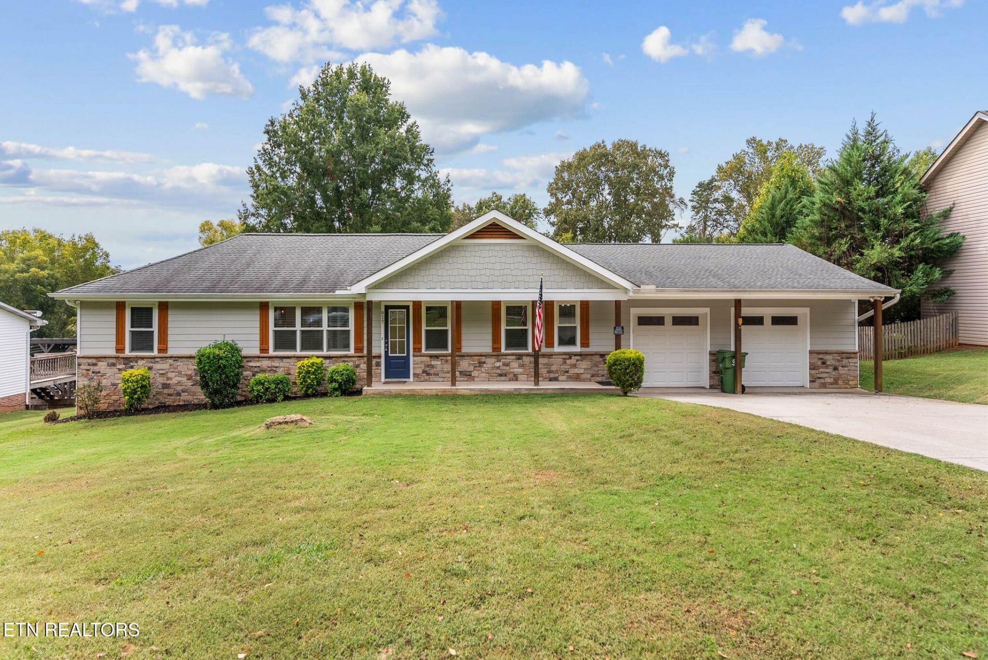 917 Huntington Farms Rd, Maryville, TN 37803 Main Photo