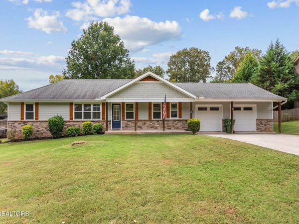 917 Huntington Farms Rd, Maryville, TN 37803