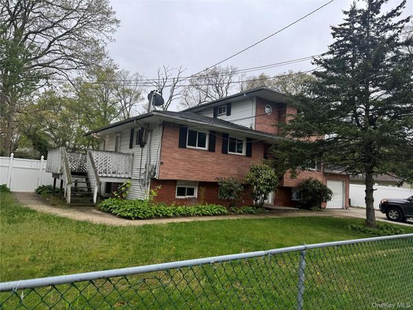 26 jefferson Avenue , Amityville, NY 11701