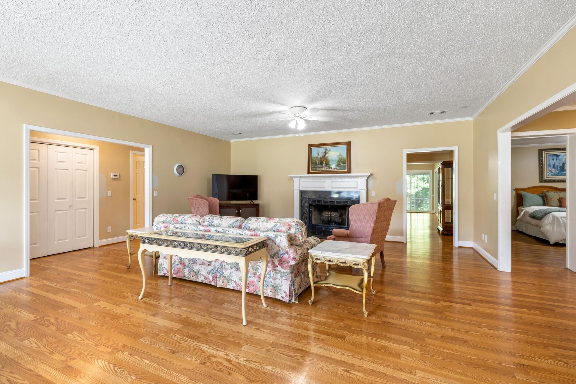 1435 Peggy Lane Photo 37