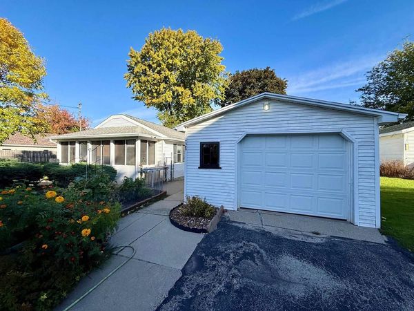 728 W 5TH AVENUE, Oshkosh, WI 54902
