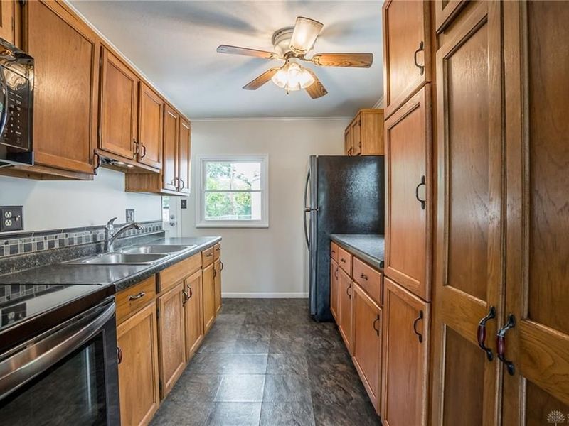 209 Forestwood Avenue, Vandalia, OH 45377 Photo 8