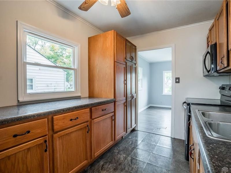 209 Forestwood Avenue, Vandalia, OH 45377 Photo 9
