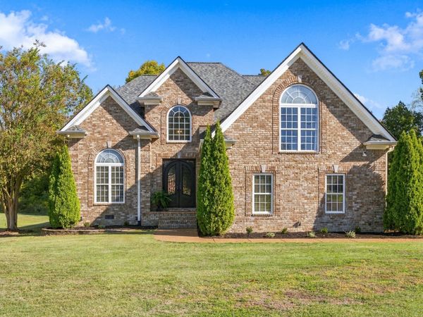724 Heritage Rd, Lebanon, TN 37087