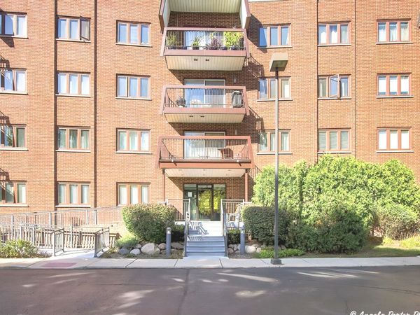 400 E Dundee Road , Unit 105C, Buffalo Grove, IL 60089
