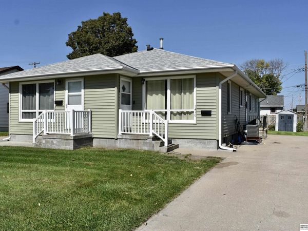 1408-1410 Fairacres Drive, Fremont, NE 68025