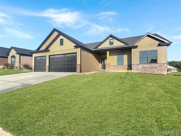 1840 Wellington Lane , Maryville, IL 62062