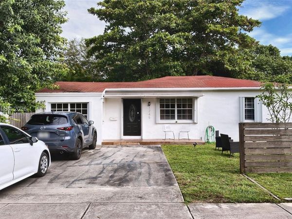 1245 NE 133rd St , North Miami, FL 33161