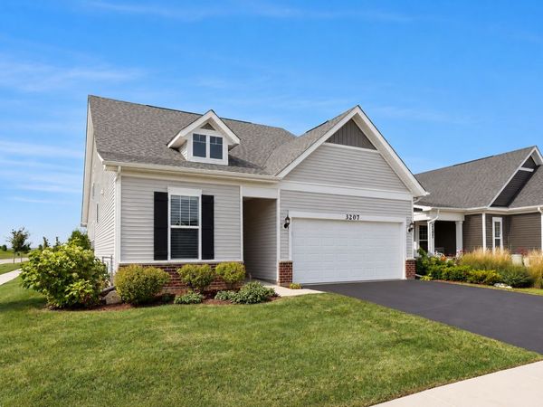3207 Dove Mountain Drive , Aurora, IL 60503