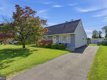 1400 NANCY DRIVE, CROYDON, PA 19021