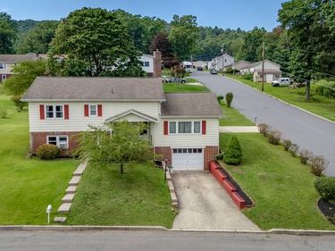 14 BROOK DRIVE, LEHIGHTON, PA 18235