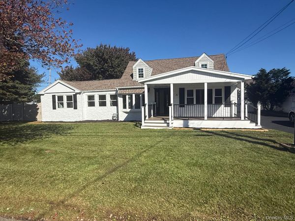 51 Tameling Avenue, Babylon, NY 11702