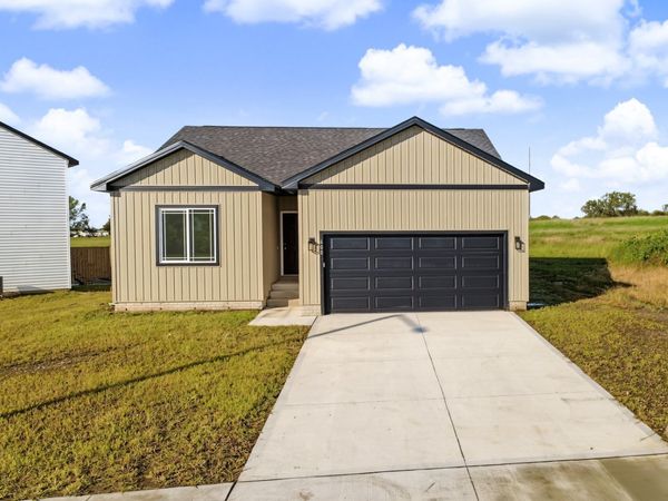 600 Cottonwood Avenue, Woodward, IA 50276