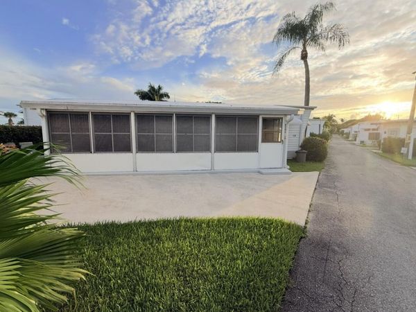 209 E Eagle Drive, Unit E, Boynton Beach, FL 33435