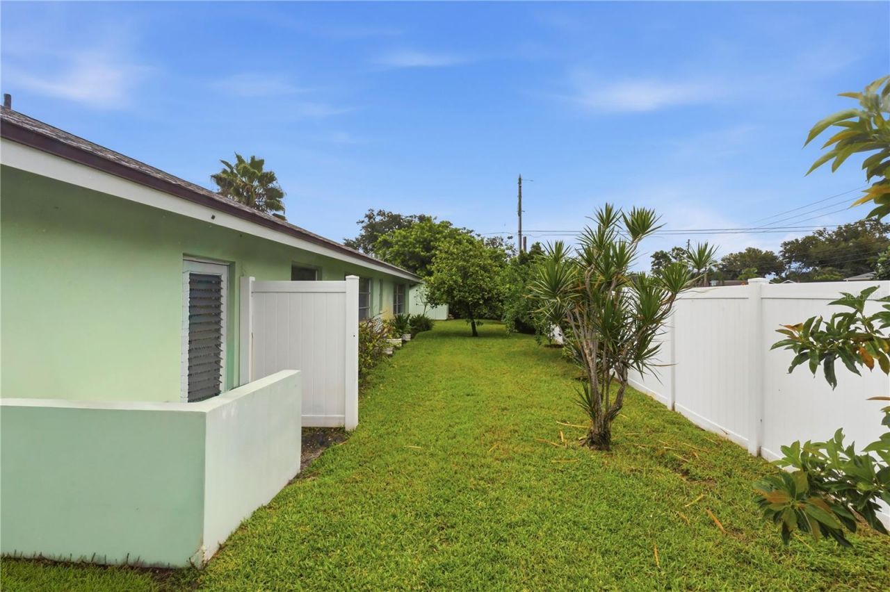 10211 139th Street , Largo, FL 33774 Photo