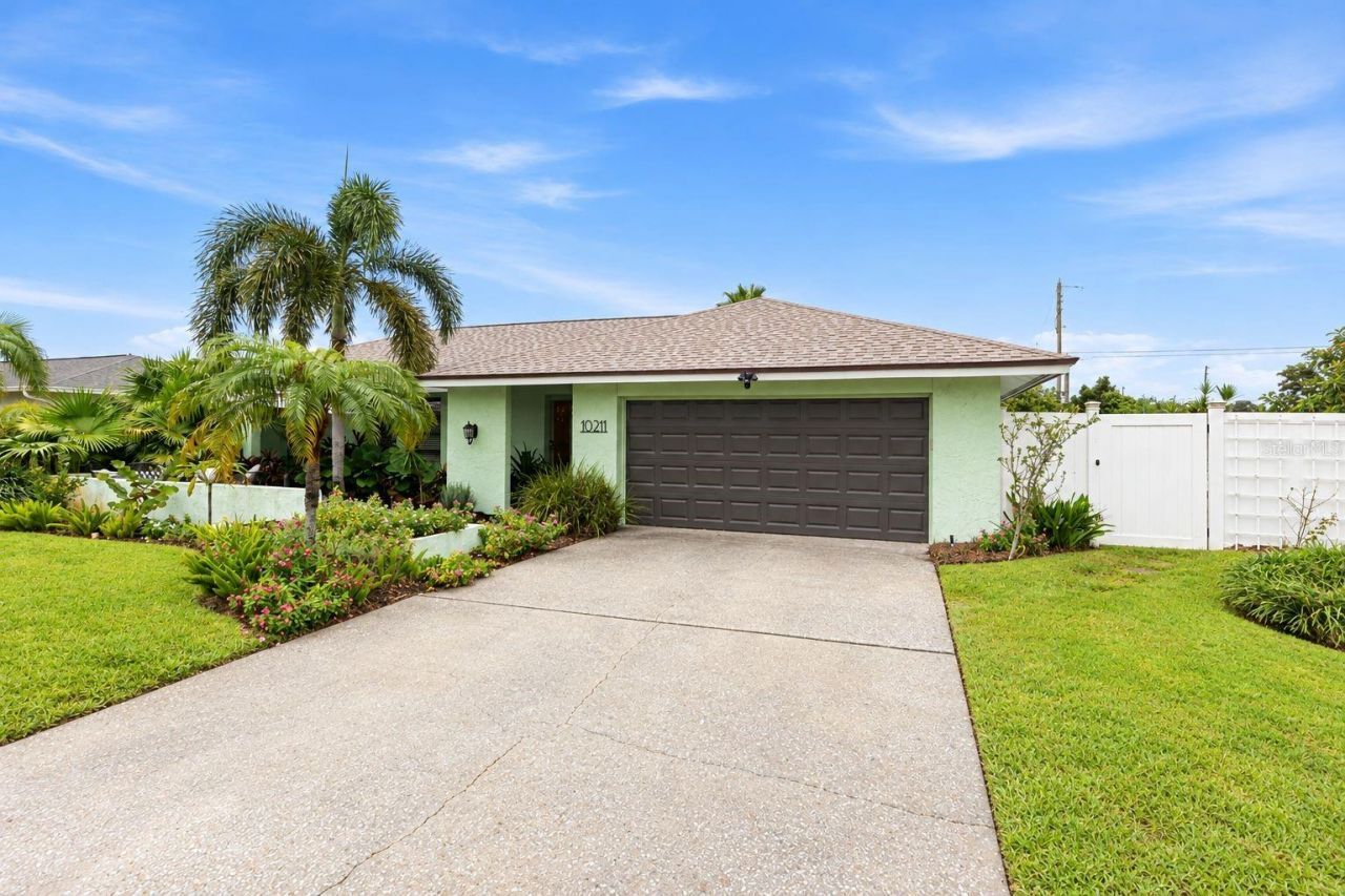 10211 139th Street , Largo, FL 33774 Photo