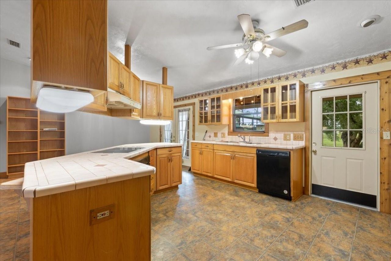 6351 SW 2nd Lane , Bell, FL 32619 Photo