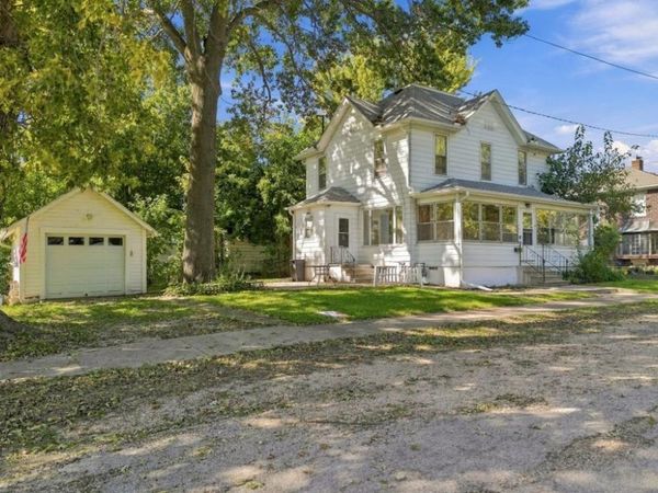 105 9th Avenue , Sterling, IL 61081