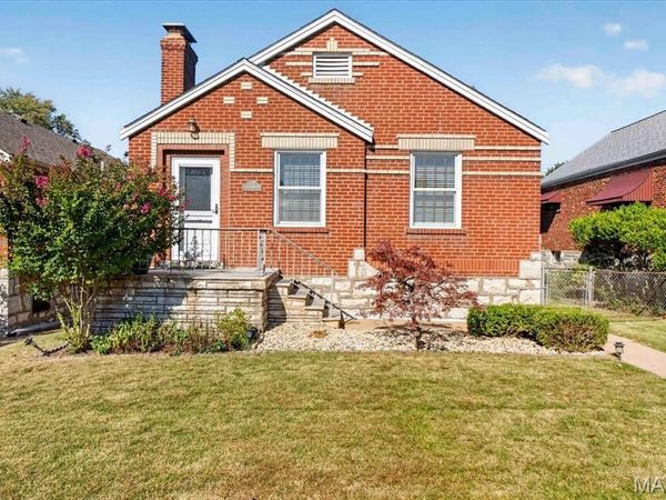 5645 Tholozan Avenue, St Louis, MO 63109