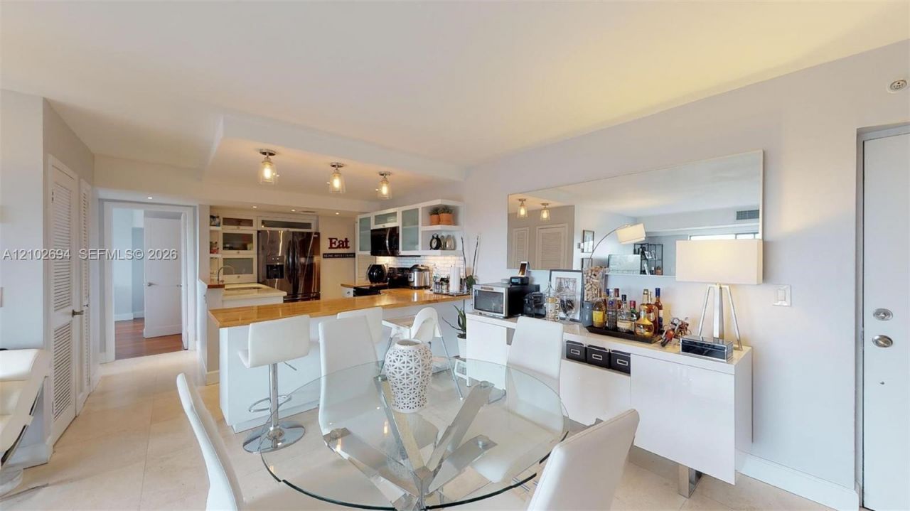 77 Crandon Blvd , Unit 8D, Key Biscayne, FL 33149 Photo