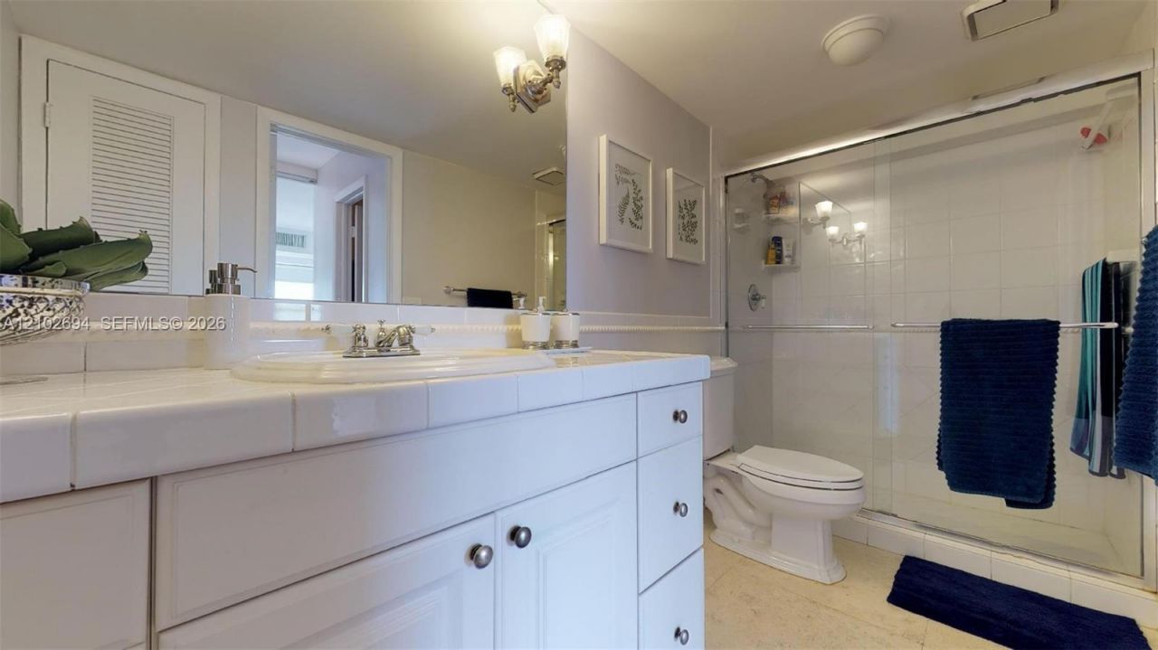 77 Crandon Blvd , Unit 8D, Key Biscayne, FL 33149 Photo