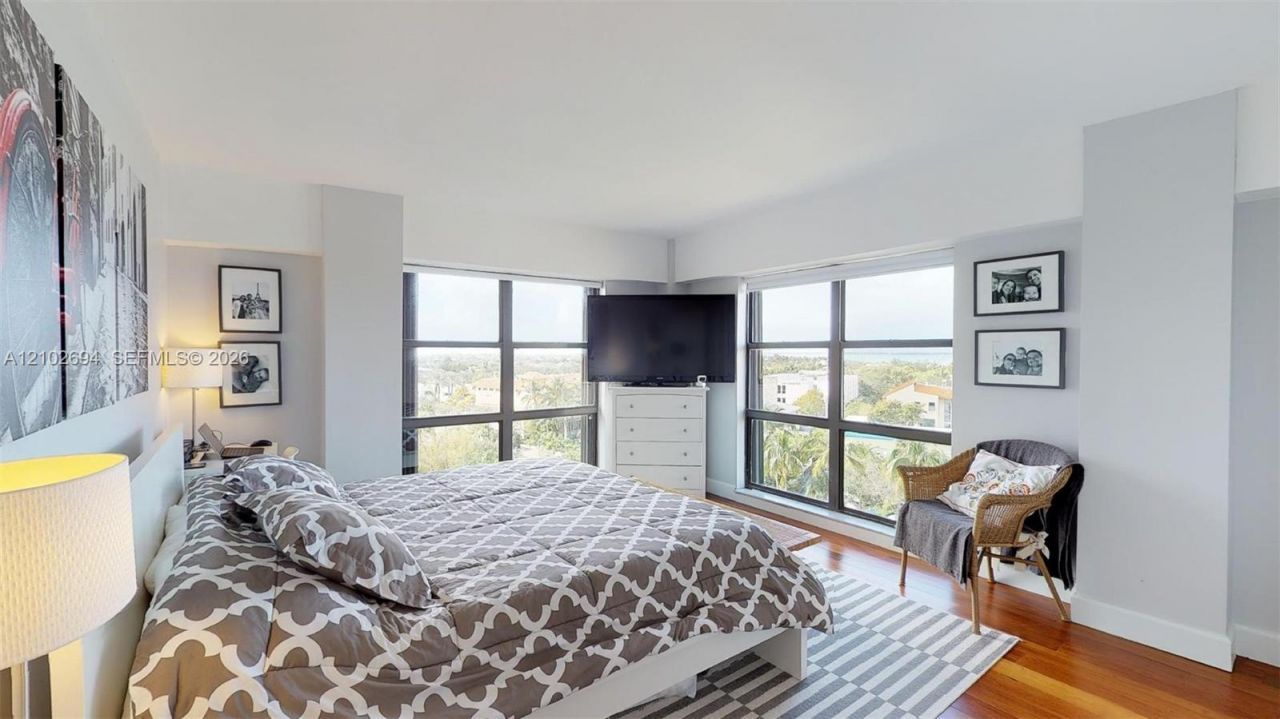 77 Crandon Blvd , Unit 8D, Key Biscayne, FL 33149 Photo