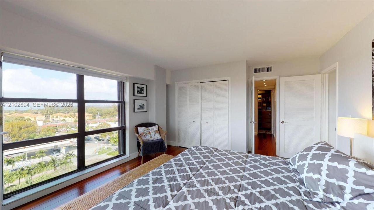 77 Crandon Blvd , Unit 8D, Key Biscayne, FL 33149 Photo