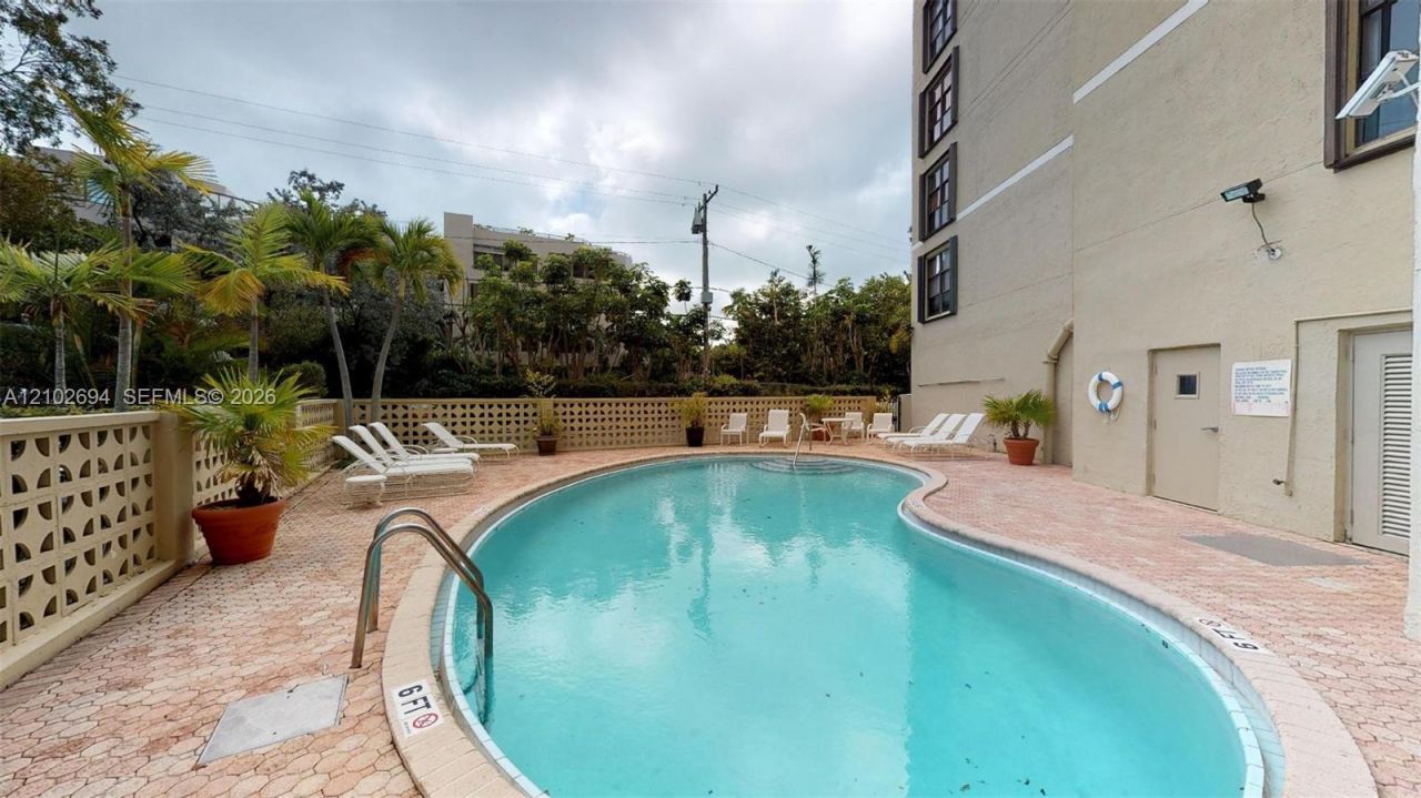 77 Crandon Blvd , Unit 8D, Key Biscayne, FL 33149 Photo