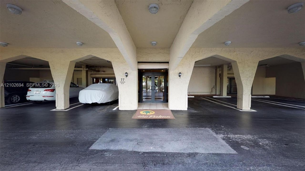 77 Crandon Blvd , Unit 8D, Key Biscayne, FL 33149 Photo