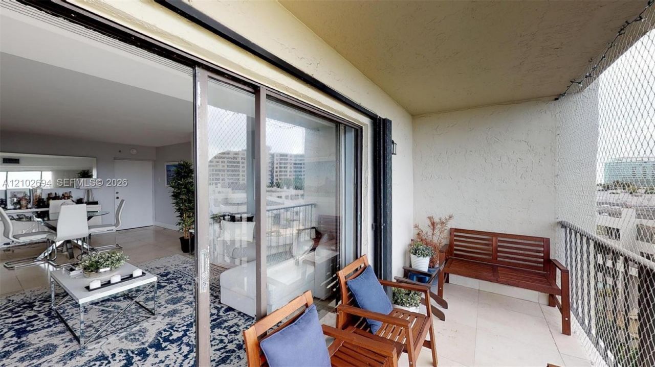 77 Crandon Blvd , Unit 8D, Key Biscayne, FL 33149 Photo